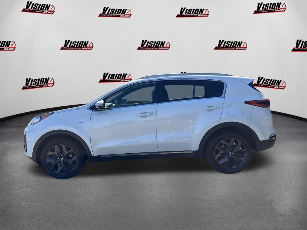 Used 2020 White Kia S image 8