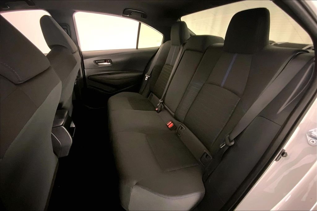 Used 2022 White Toyota SE image 14