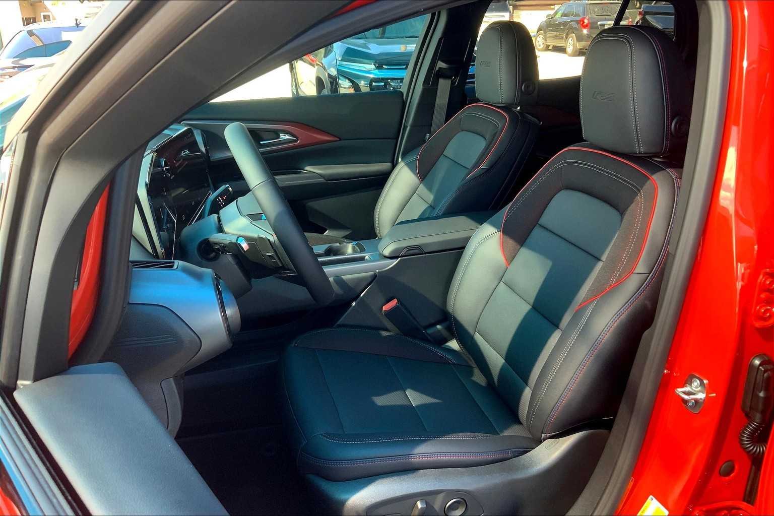 2026 Chevrolet Equinox EV RS - Photo 9