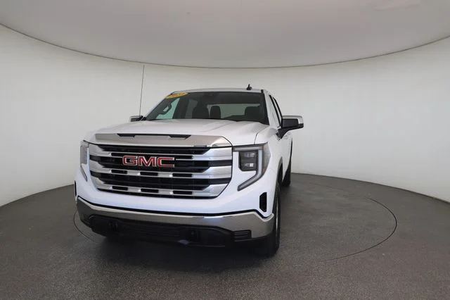 Used 2023 White GMC SLE image 2
