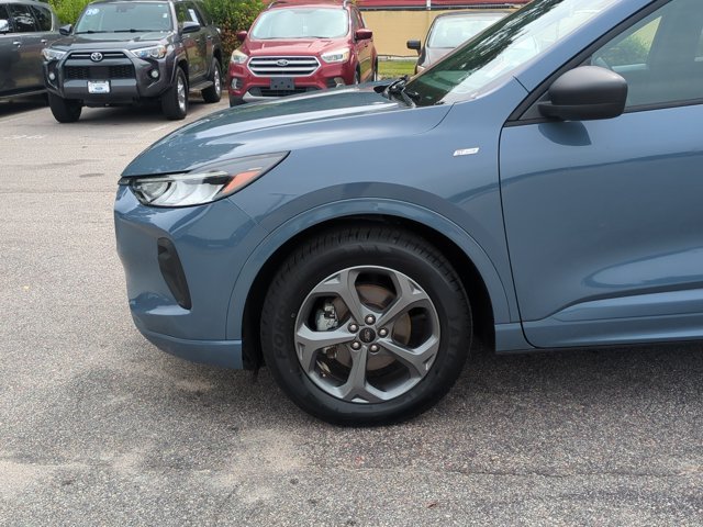 Used 2024 Vapor Blue Metallic Ford  image 10