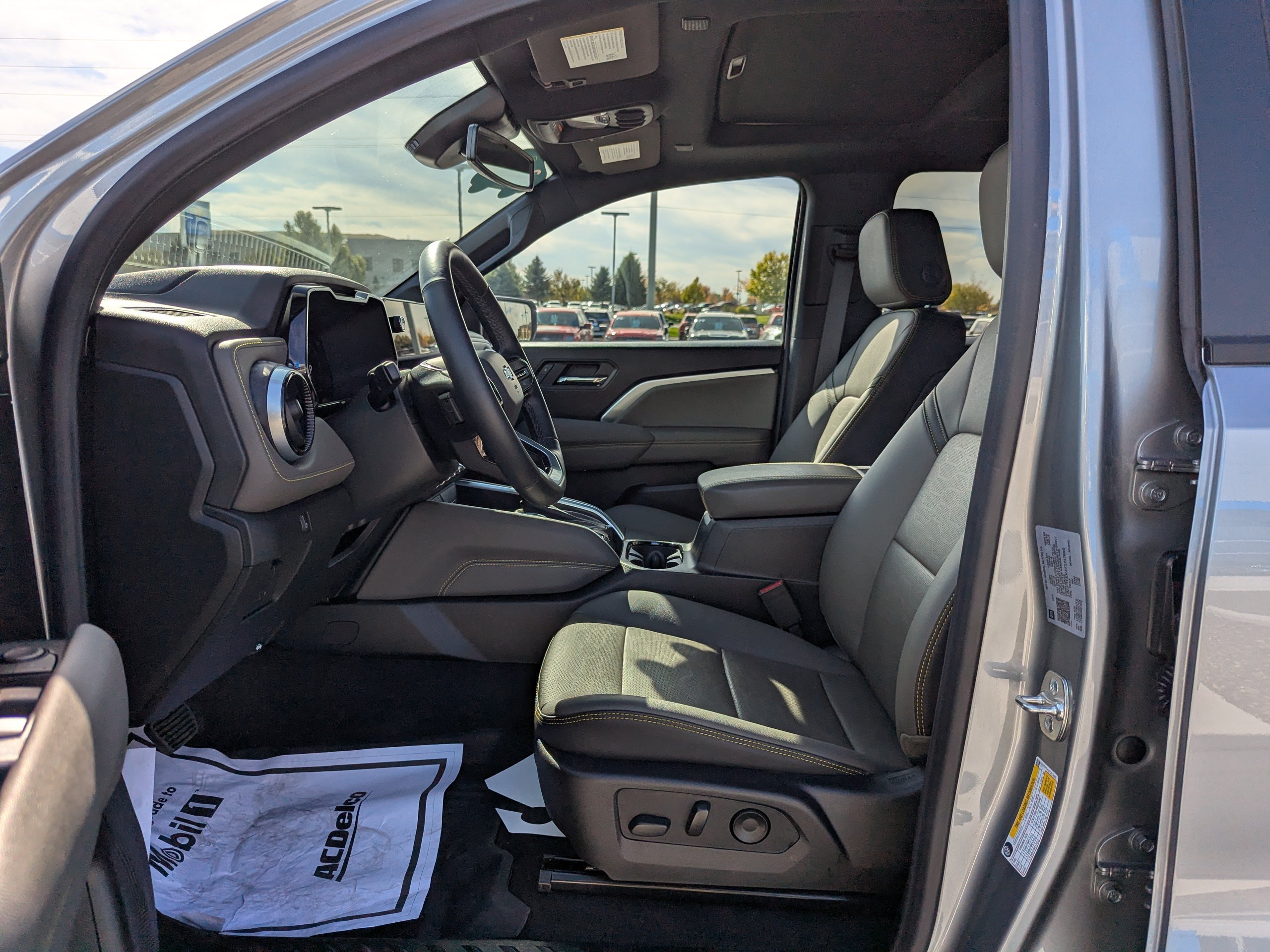 2026 Chevrolet Colorado ZR2 - Photo 12