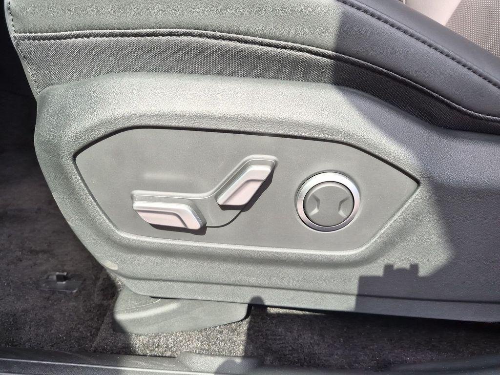New 2026 Blue Hyundai SEL FWD image 16