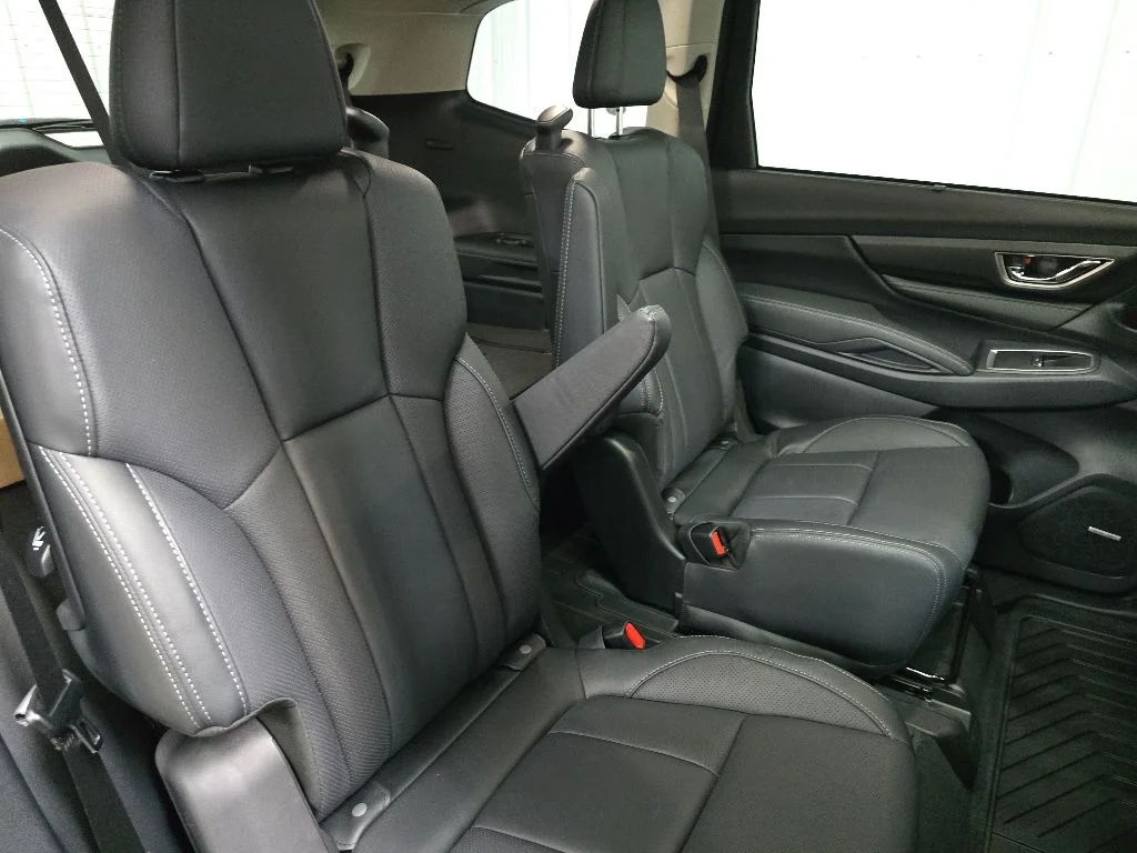 Used 2025 Green Metallic Subaru Limited image 17