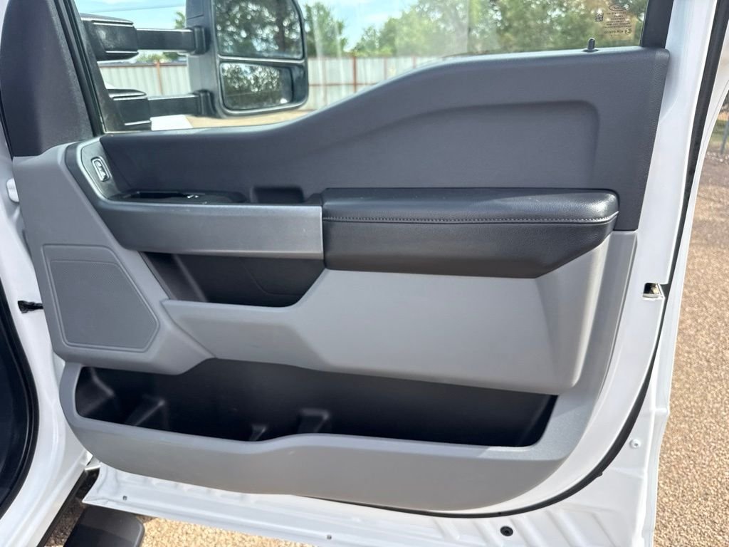 Used 2024 Oxford White Ford XLT image 33
