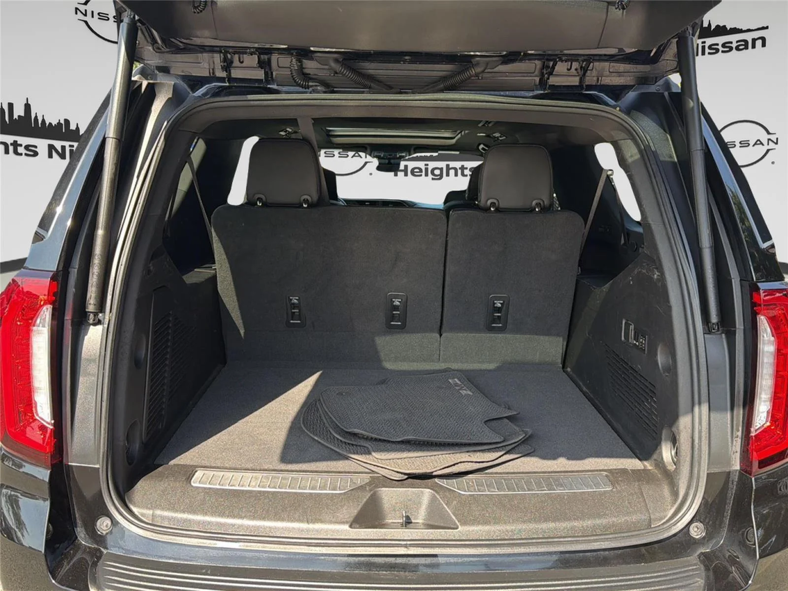 Used 2023 Onyx Black GMC Denali image 42