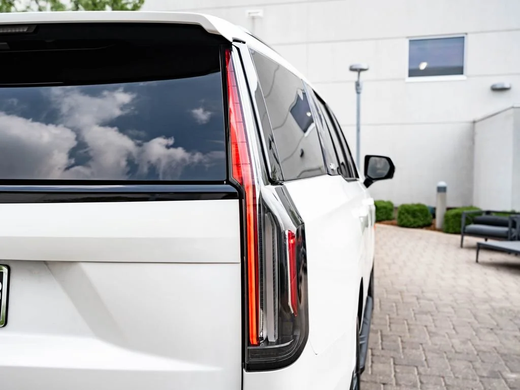 Used 2023 Crystal White Tricoat Cadillac Sport image 9