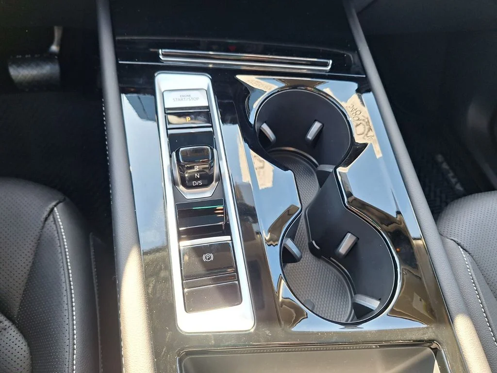 New 2026 White Volkswagen 2.0T SE w/Technology image 18
