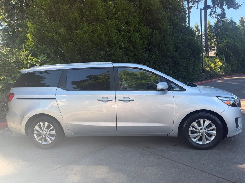 Used 2016 Bright Silver Metallic Kia LX image 2