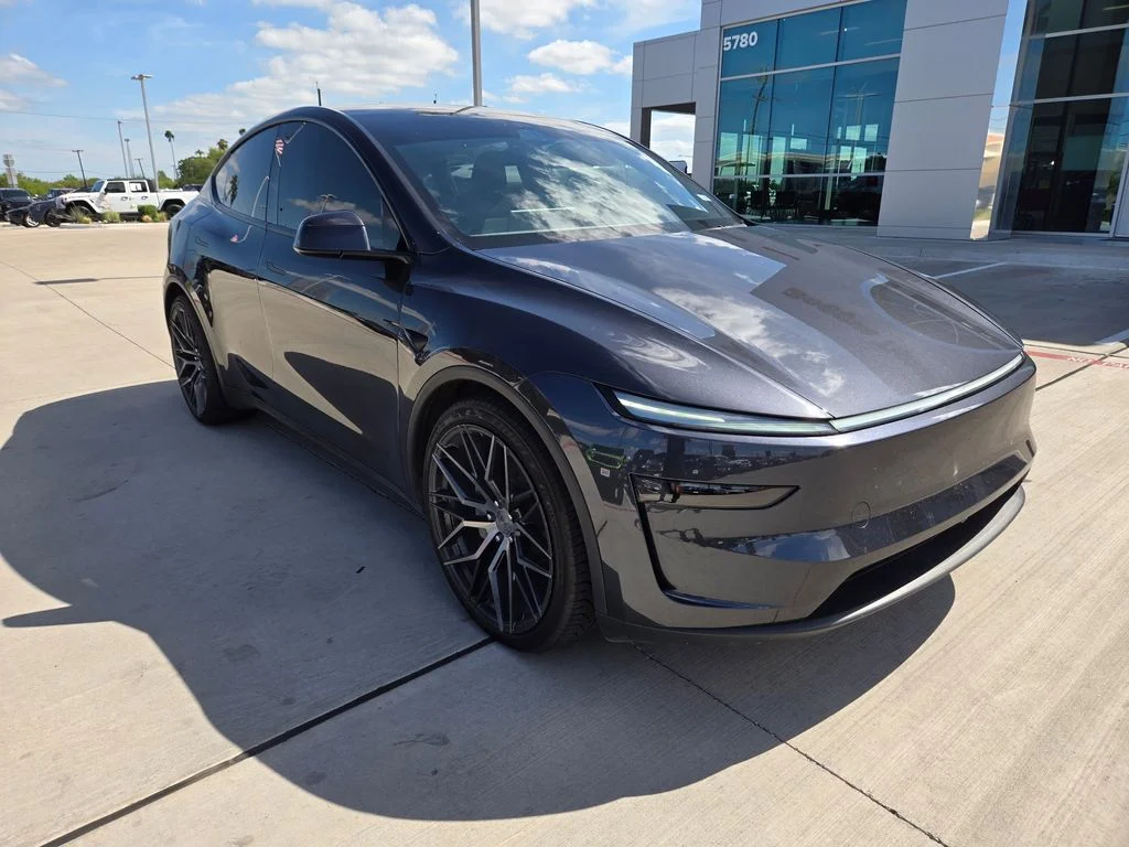 2026 Tesla Model Y's photo