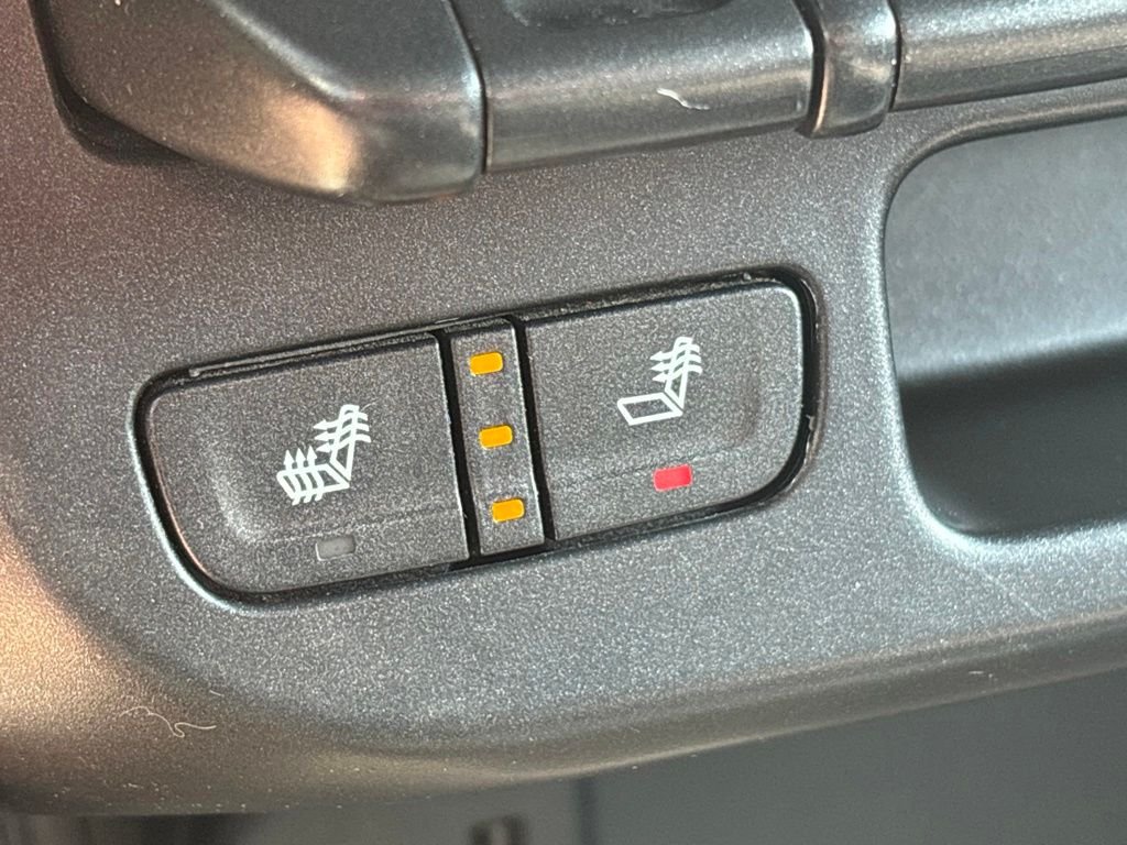 Used 2021 Blue Chevrolet Z71 image 22