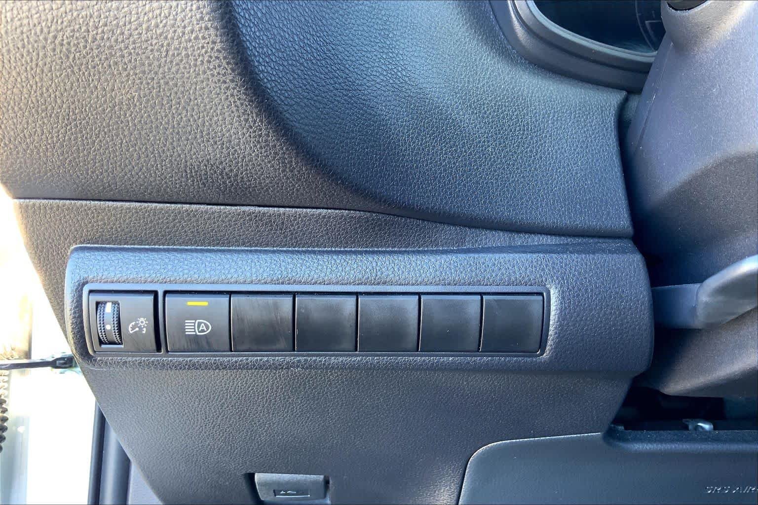 Used 2026 Ice Cap Toyota LE image 33