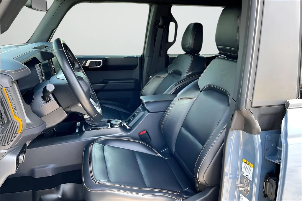 Used 2024 Gray Ford Badlands image 18
