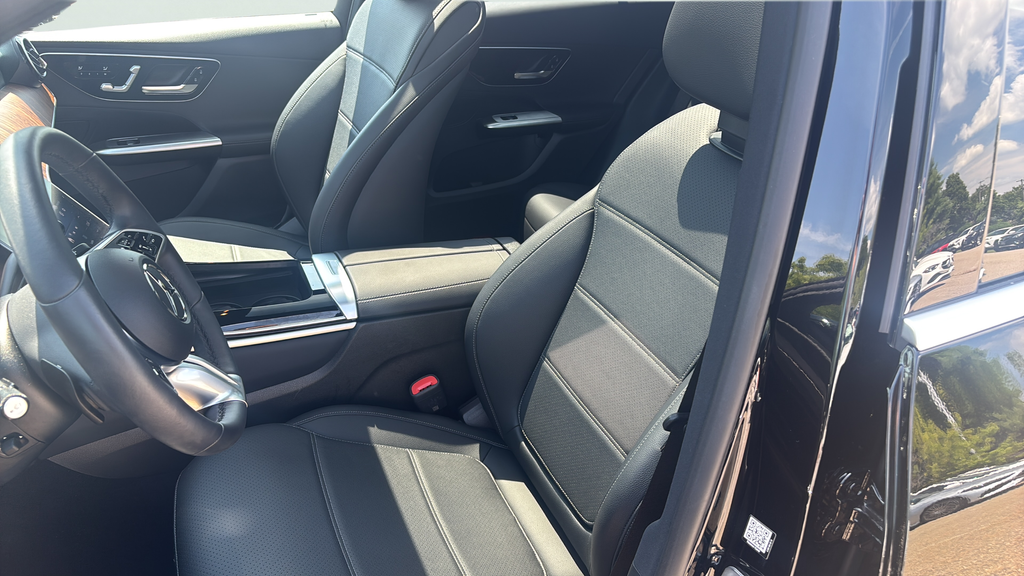 Used 2026 Black Mercedes-Benz GLC 300 image 19