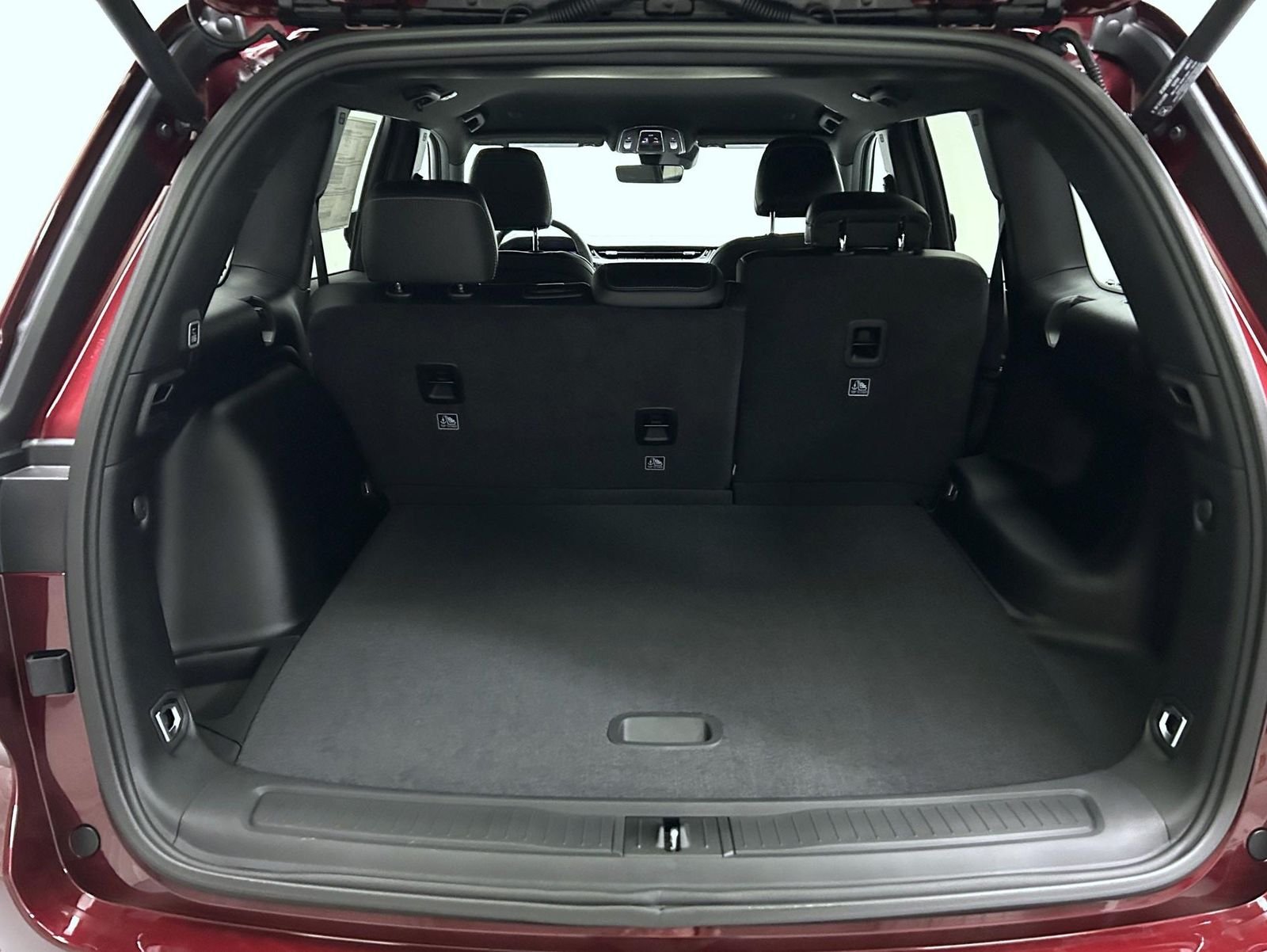 New 2026 Velvet Red Pearl-Coat Exterior Paint Jeep Altitude image 9