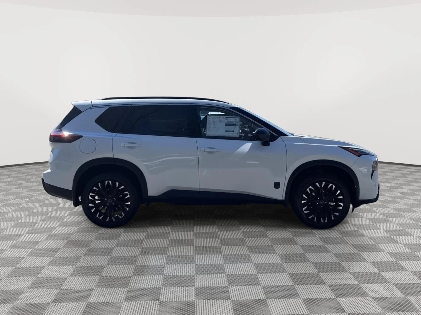 New 2026 Everest White Pearl TriCoat Nissan Dark Armor™ image 4