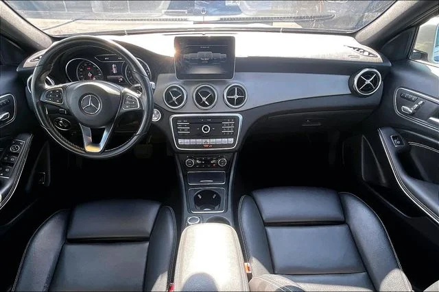 Used 2018 Silver Mercedes-Benz GLA 250 image 15