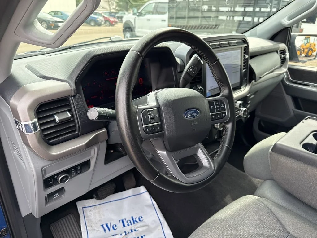 Used 2024 Atlas Blue Metallic Ford XLT image 15
