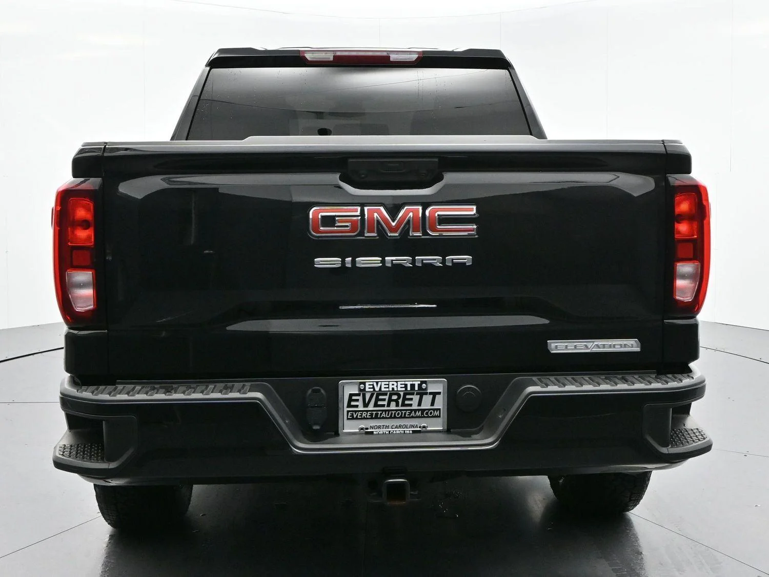 Used 2025 Onyx Black GMC Elevation image 6