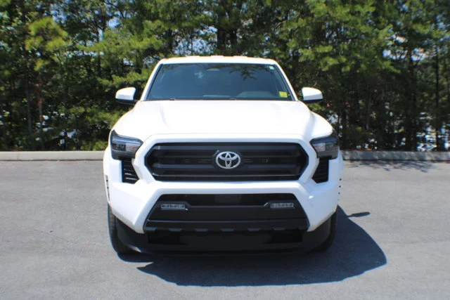 Used 2024 Ice Cap Toyota SR5 image 17