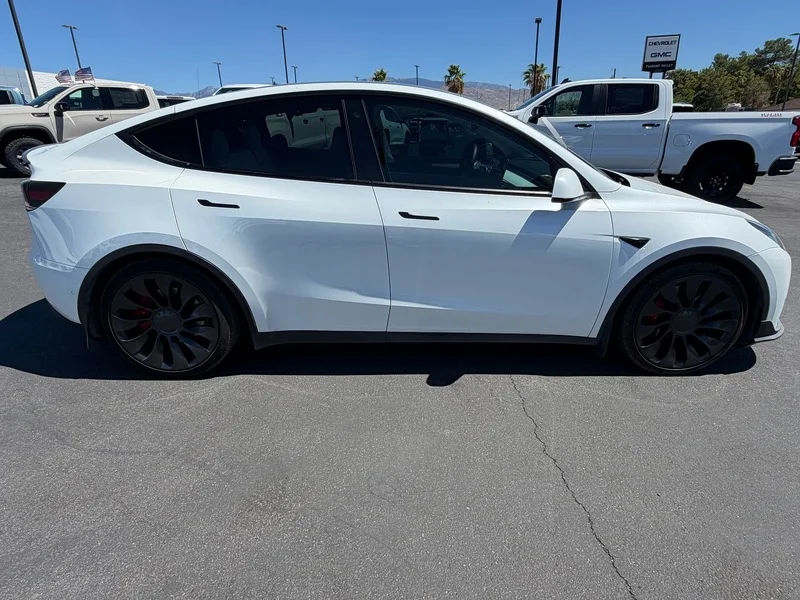 Used 2022 White Tesla Performance image 2
