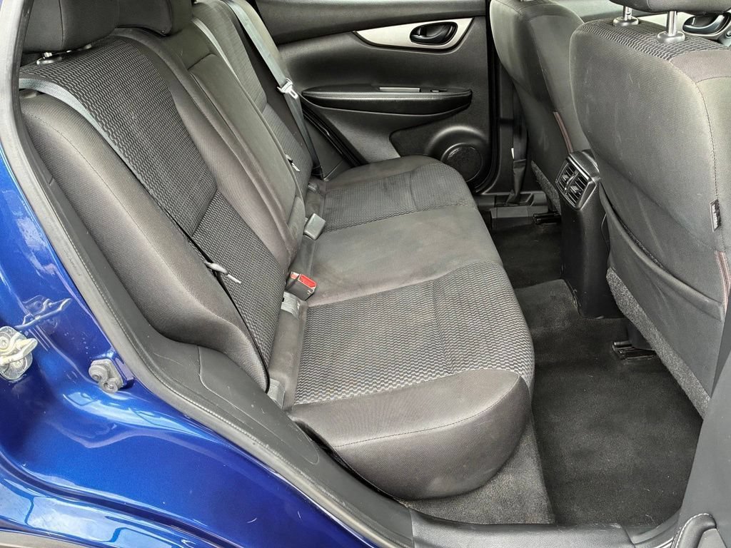 Used 2019 Blue Nissan S image 17