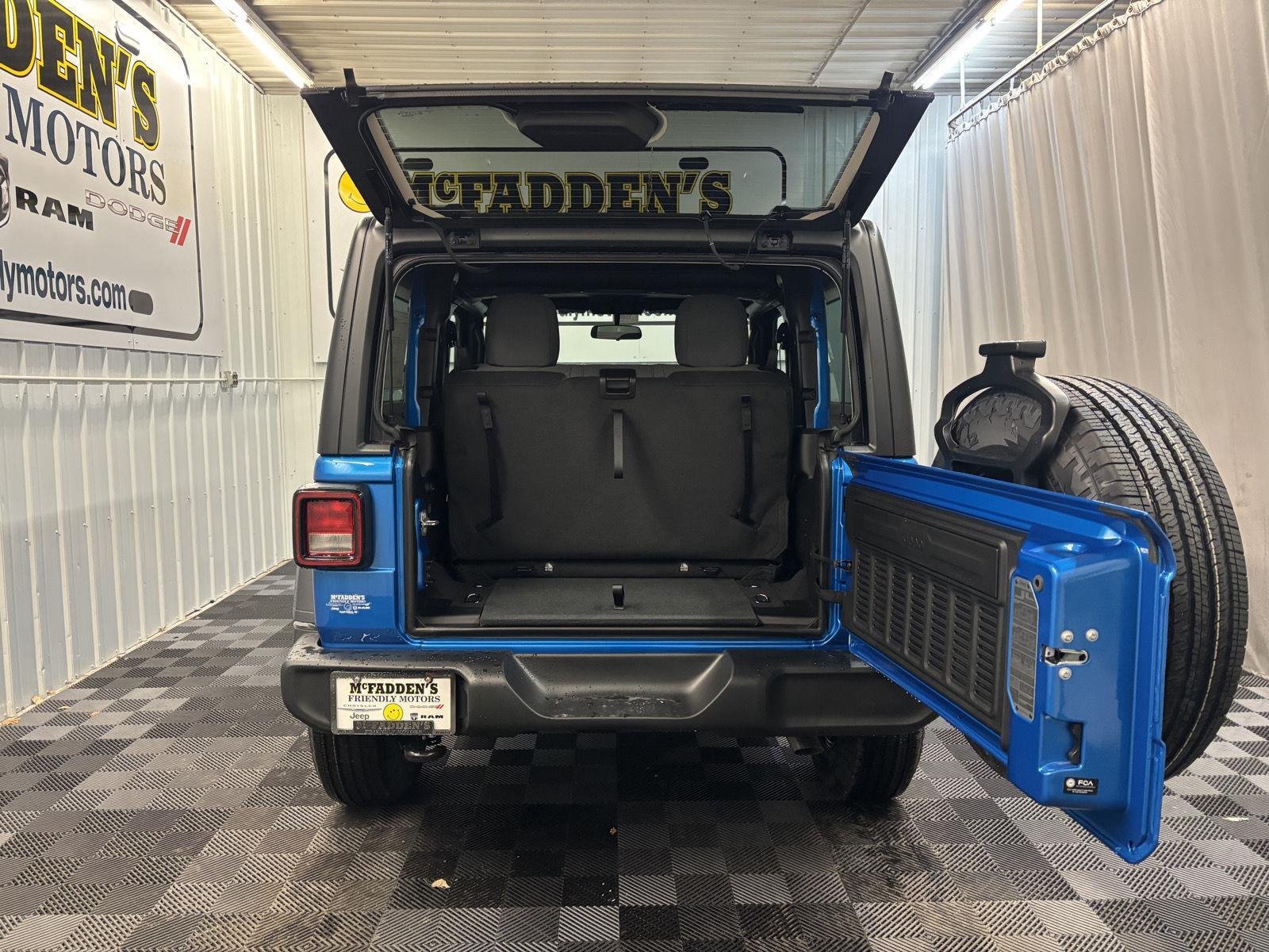 New 2026 Hydro Blue Pearl-Coat Exterior Paint Jeep Sport image 45