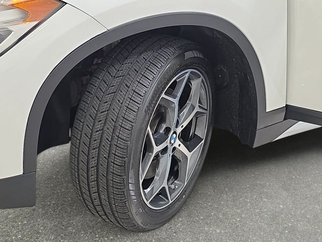 Used 2018 White BMW xDrive28i image 31