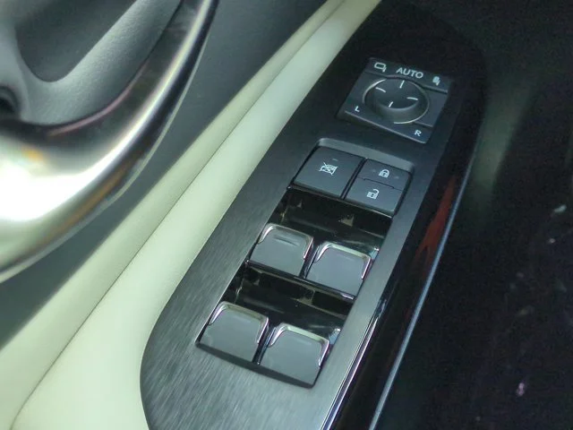 Certified Used 2025 Black Lexus 300h Luxury image 23