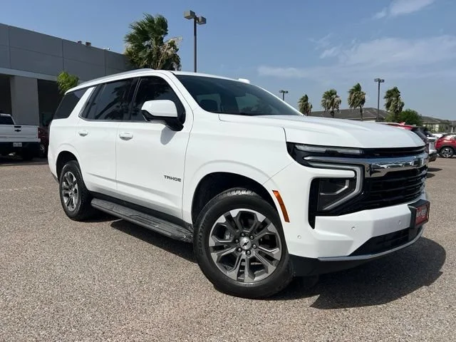 Used 2025 Summit White Chevrolet LS image 1
