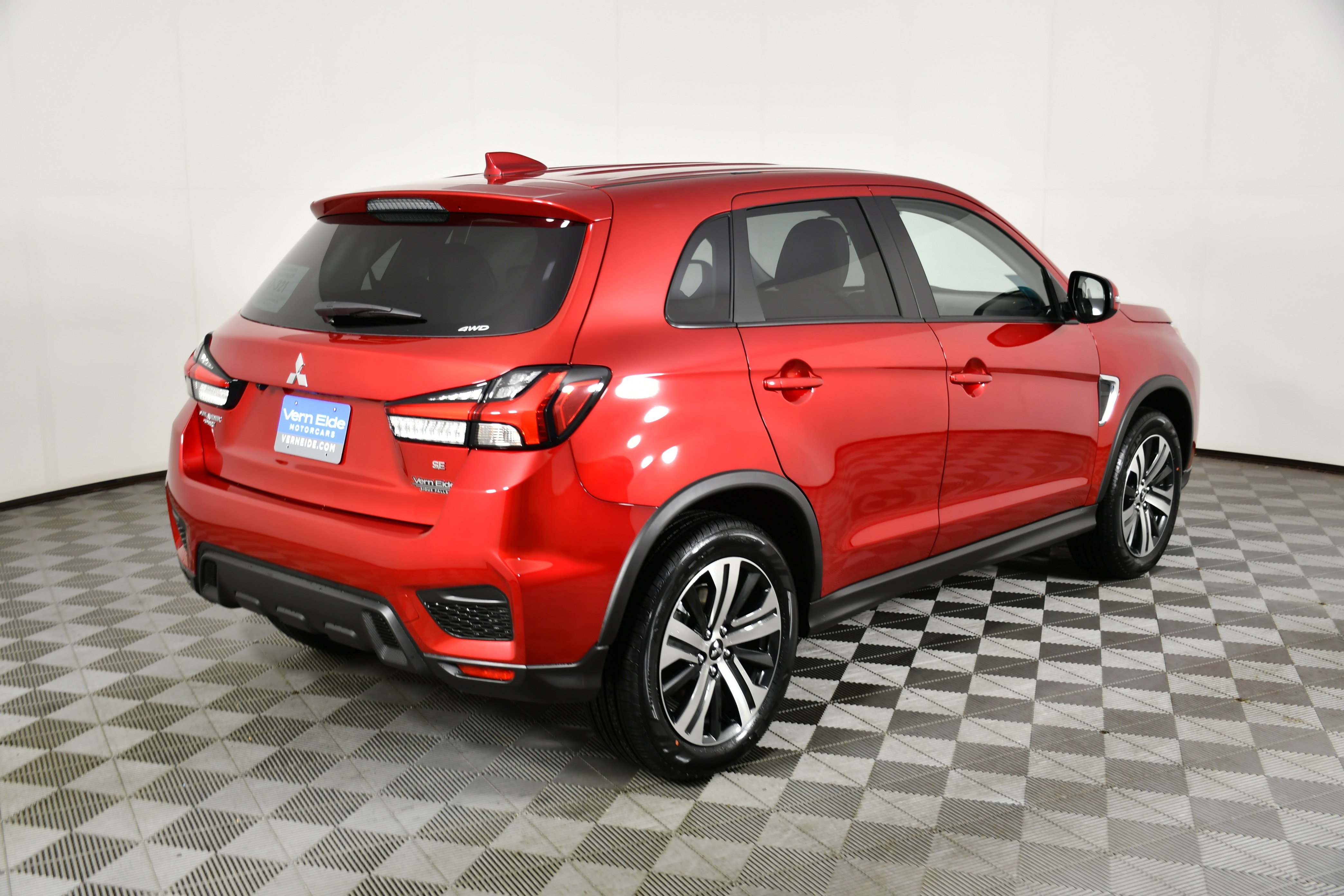 New 2026 Red Diamond Mitsubishi SE image 6