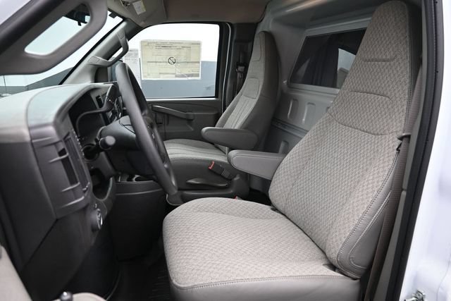 2026 GMC Savana Cargo Work Van - Photo 10