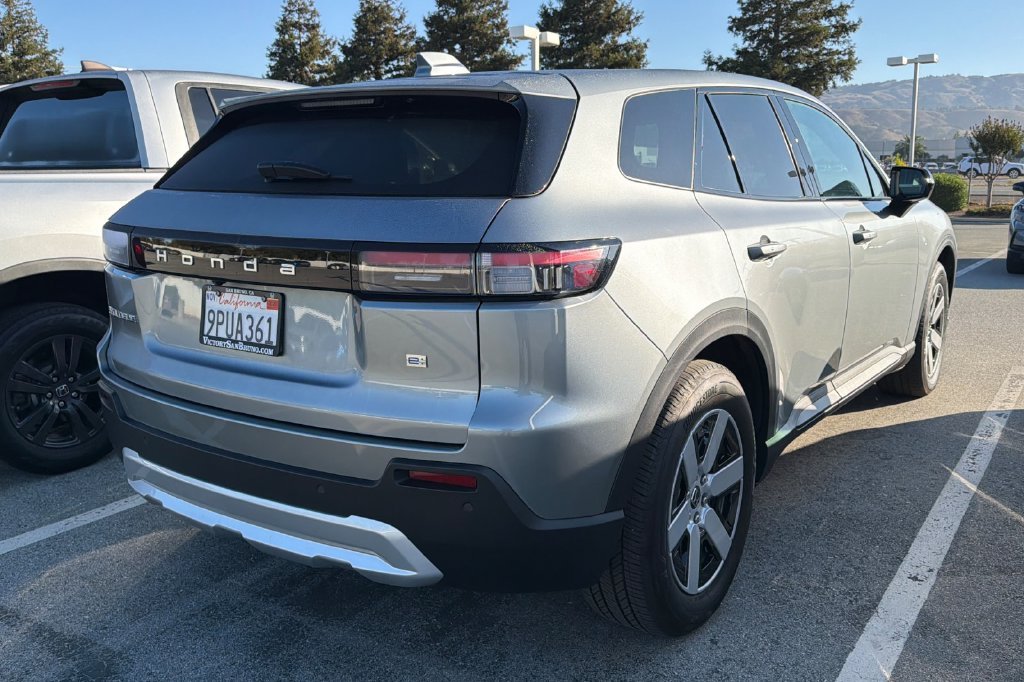 Used 2024 Mercury Silver Metallic Honda EX image 4