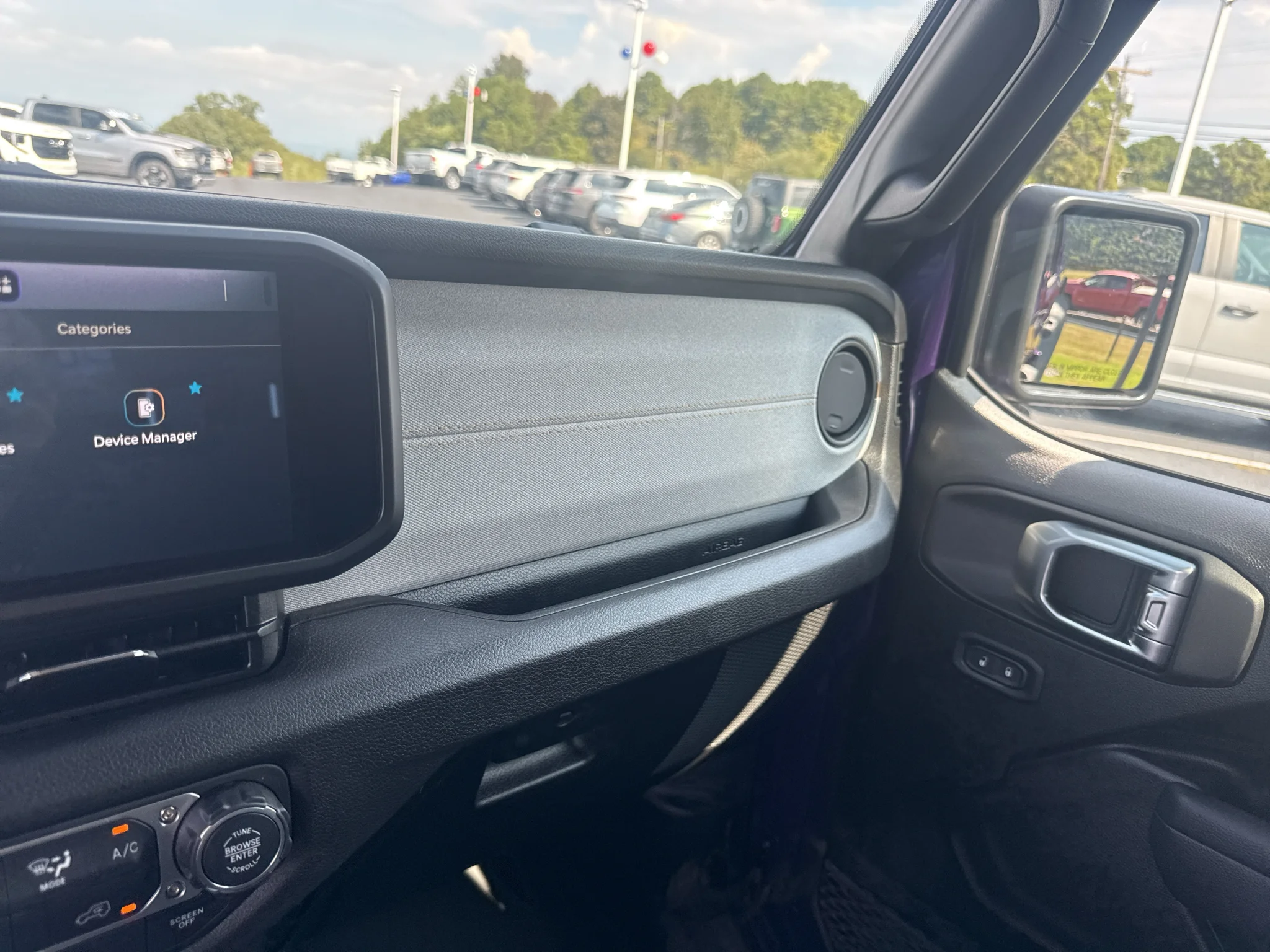 Used 2026 Reign Jeep Sport S image 19