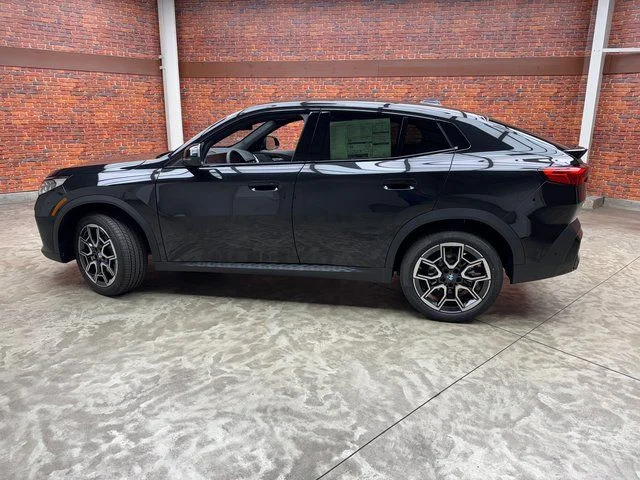 Used 2026 Black BMW xDrive28i image 2