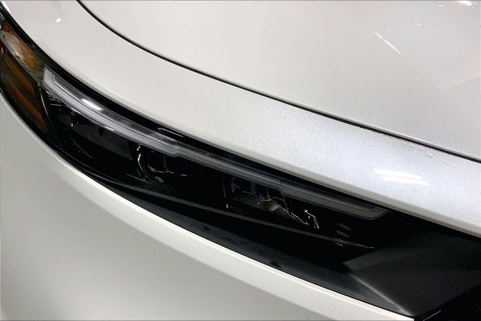 Used 2025 Platinum White Pearl Honda Sport image 28