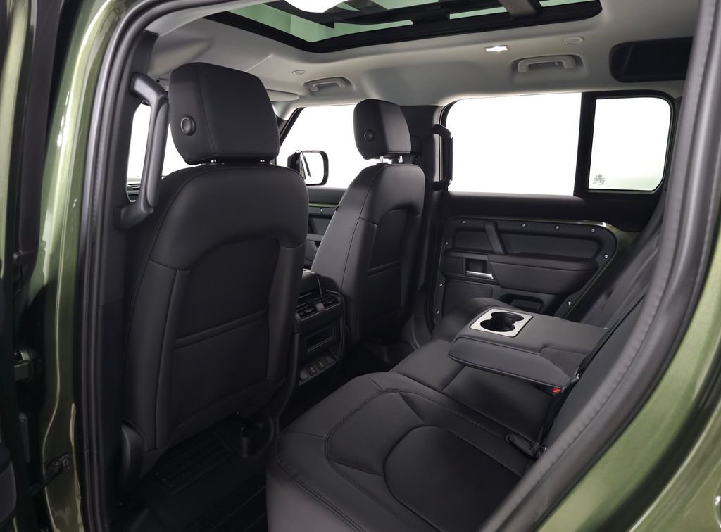 New 2026 Woolstone Green Land Rover S image 32