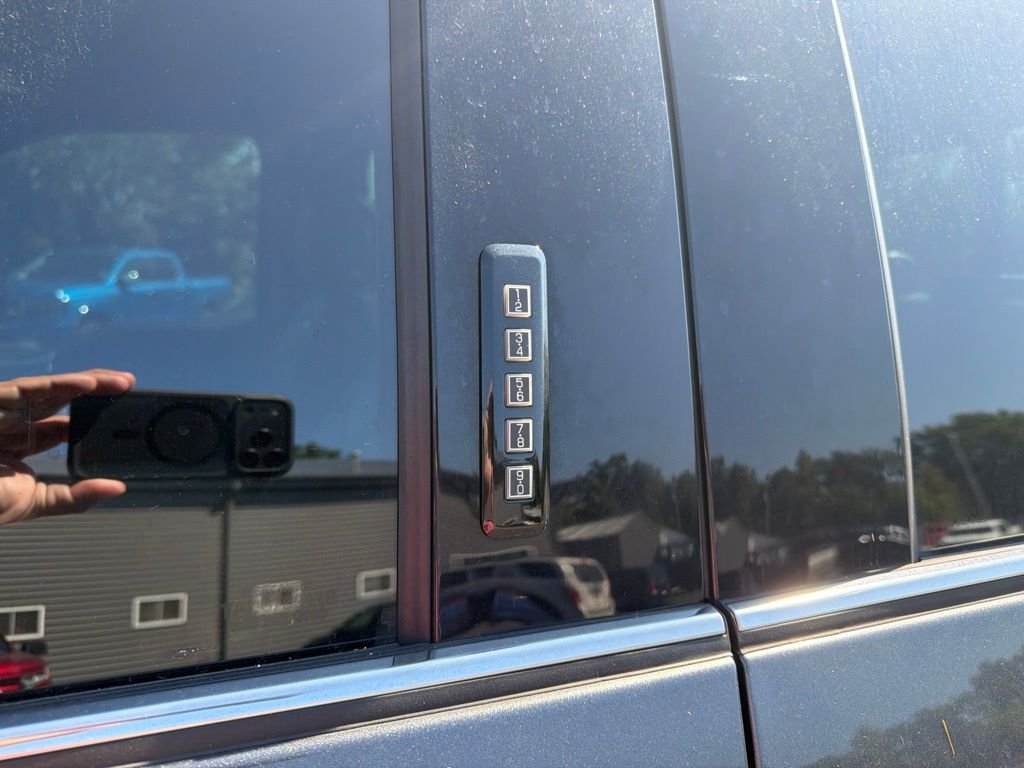 Used 2020 Magnetic Ford Platinum image 12