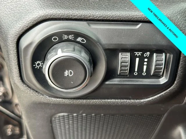 Used 2020 Black Jeep Unlimited Sport image 26