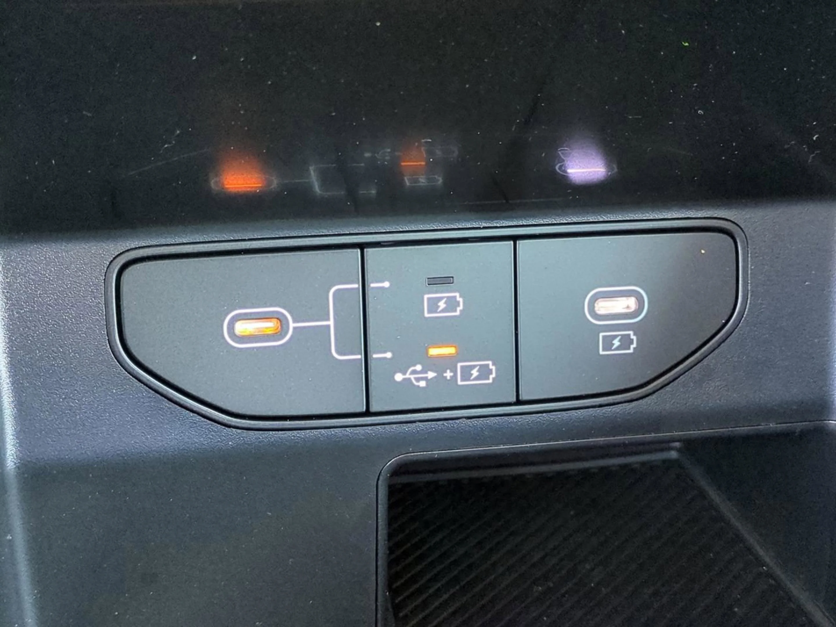 New 2026 Ivory Silver Kia LX image 35