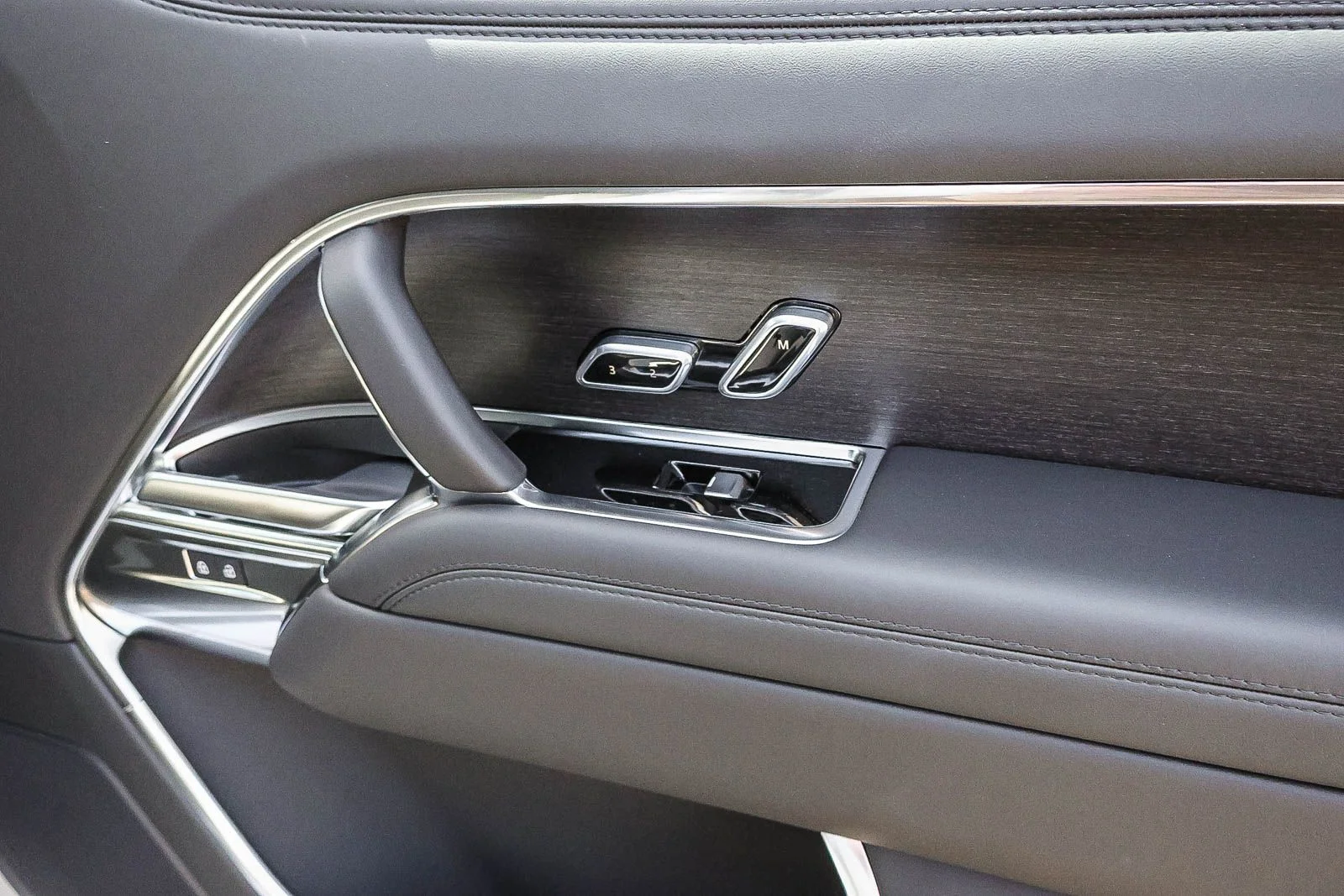 2026 Land Rover Range Rover SE - Photo 18
