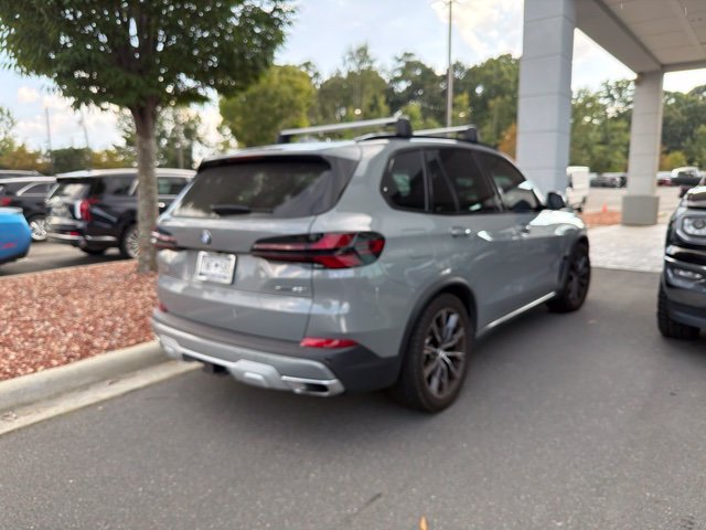 Used 2025  BMW xDrive40i image 8
