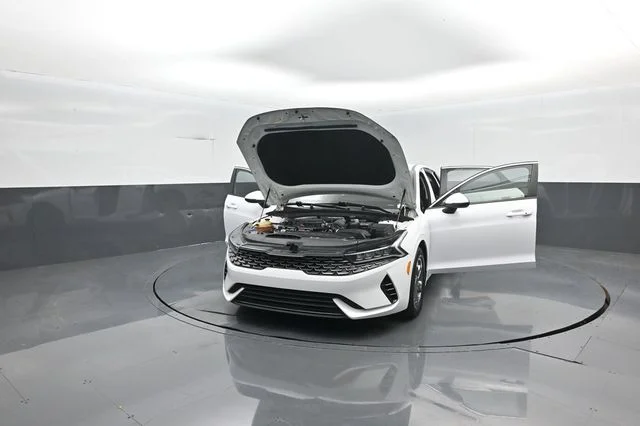 Certified Used 2023 White Pearl Kia LXS image 45