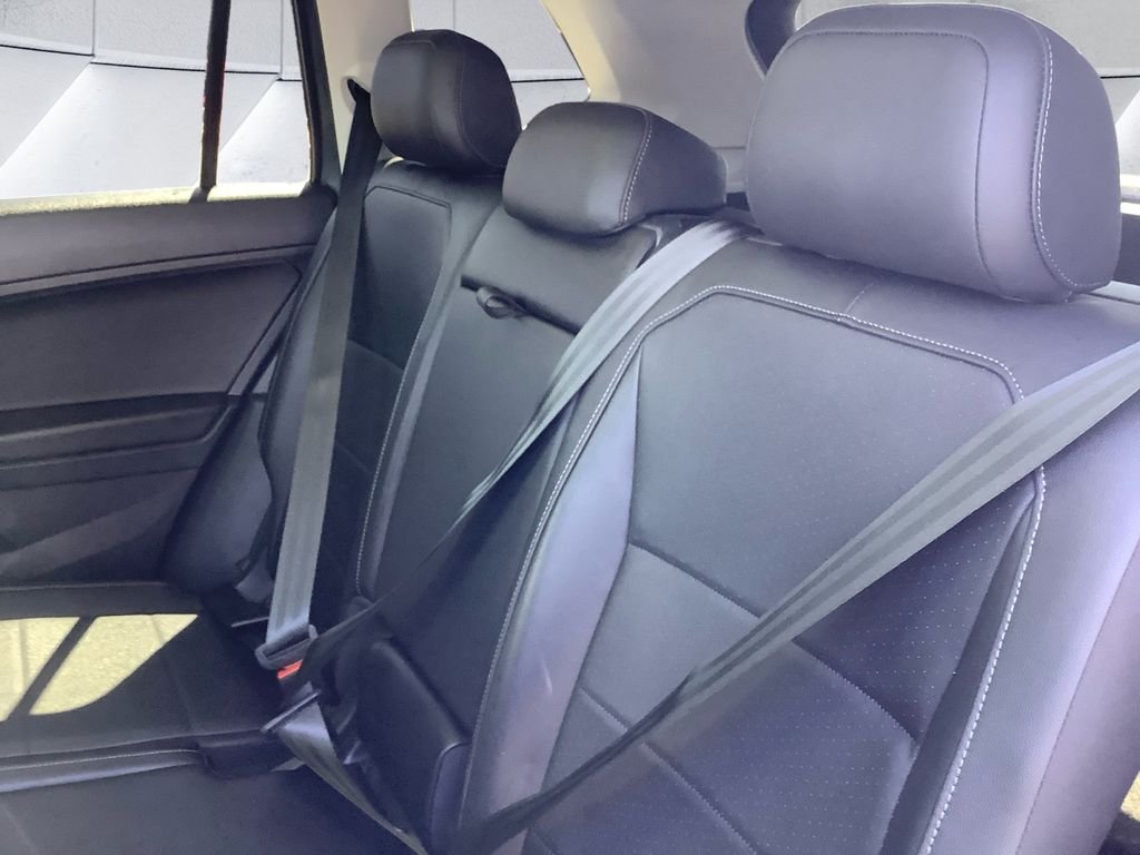 Used 2020  Volkswagen 2.0T SE image 18