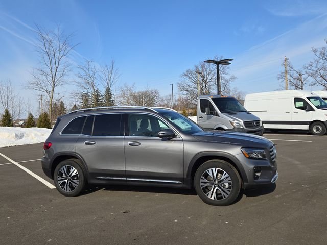 New 2026 Mountain Grey Metallic Mercedes-Benz GLB250 image 2