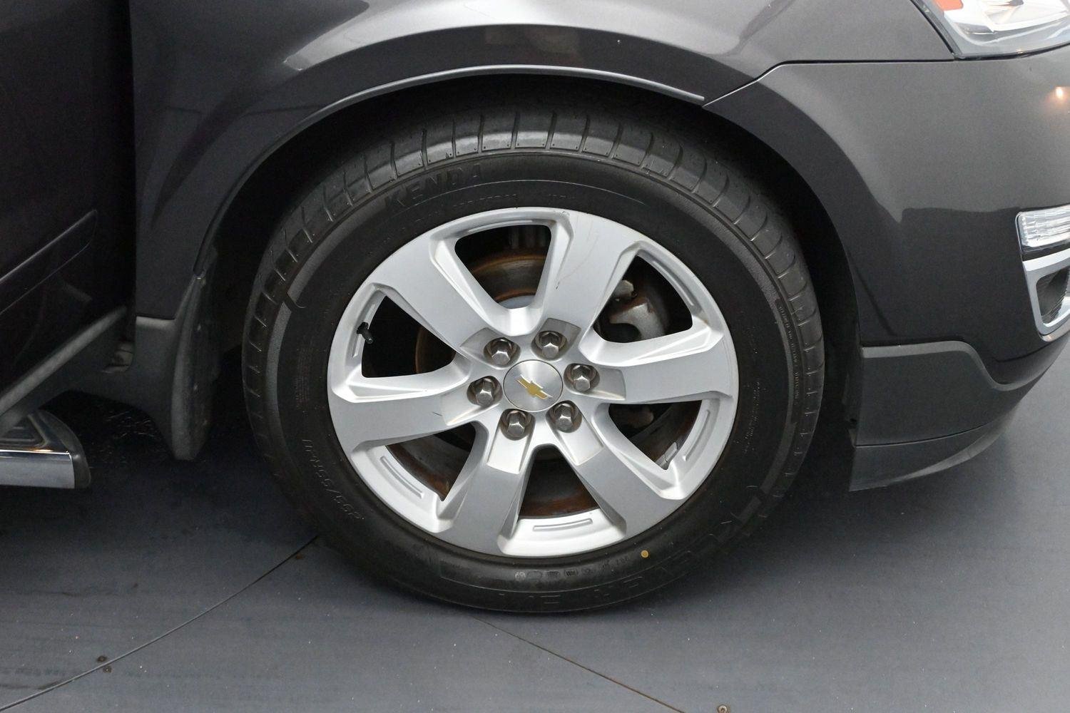Used 2016 Tungsten Metallic Chevrolet LT image 34