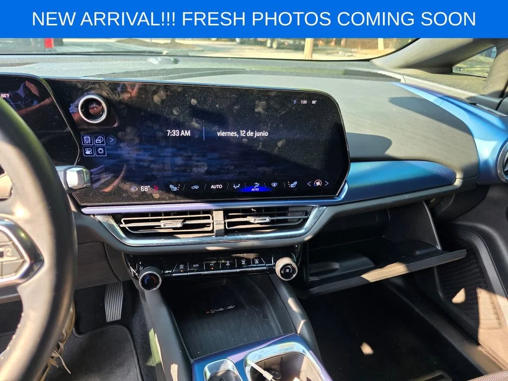 Used 2025 Summit White Chevrolet LT image 10