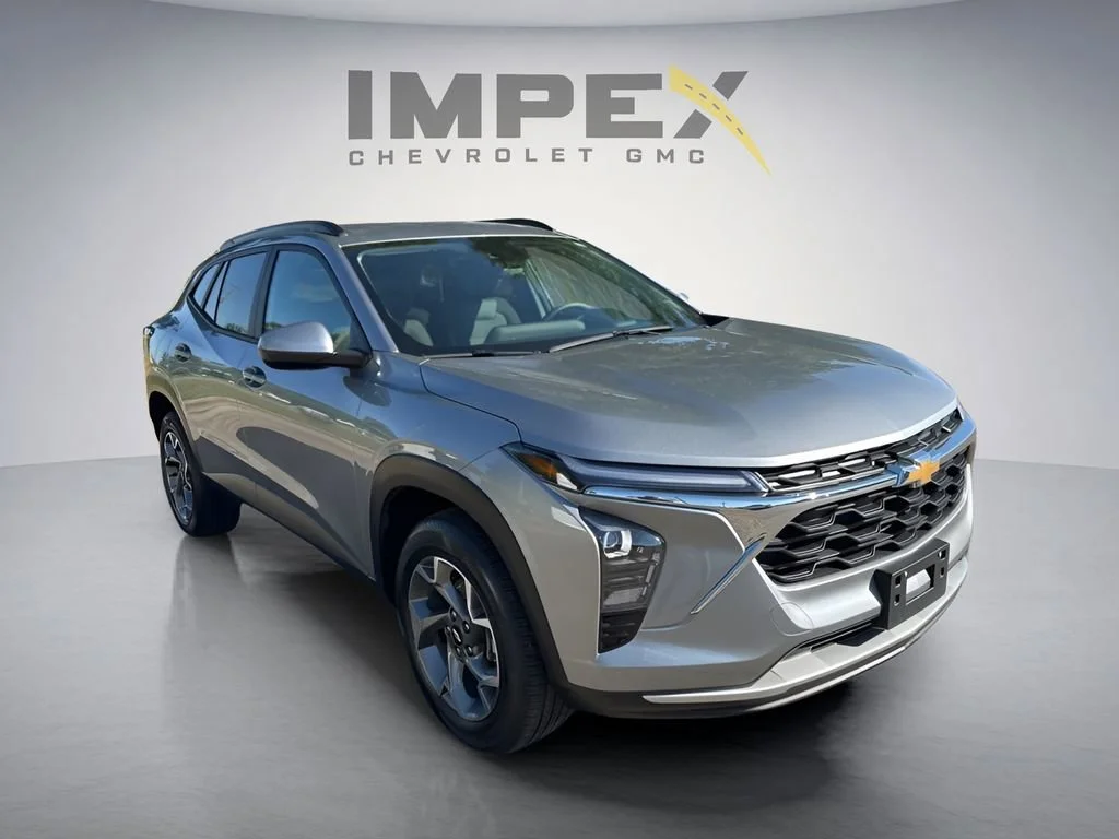 Used 2025 Sterling Gray Metallic Chevrolet LT image 7