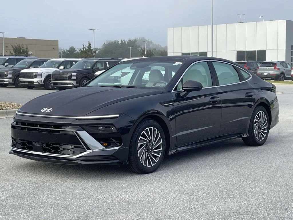 Used 2026 Carbon Blue Hyundai SEL image 27