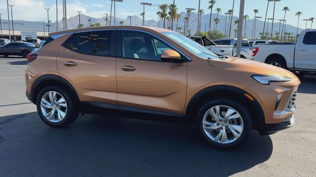 Used 2024 Brown Buick Preferred image 3